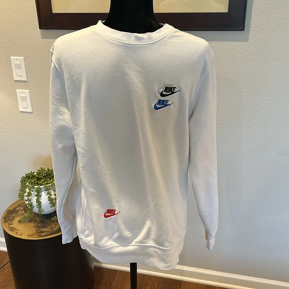 Nike Sportswear‎ Essentials French Terry Crew Futura Sweatshirt DR9153 small EUC